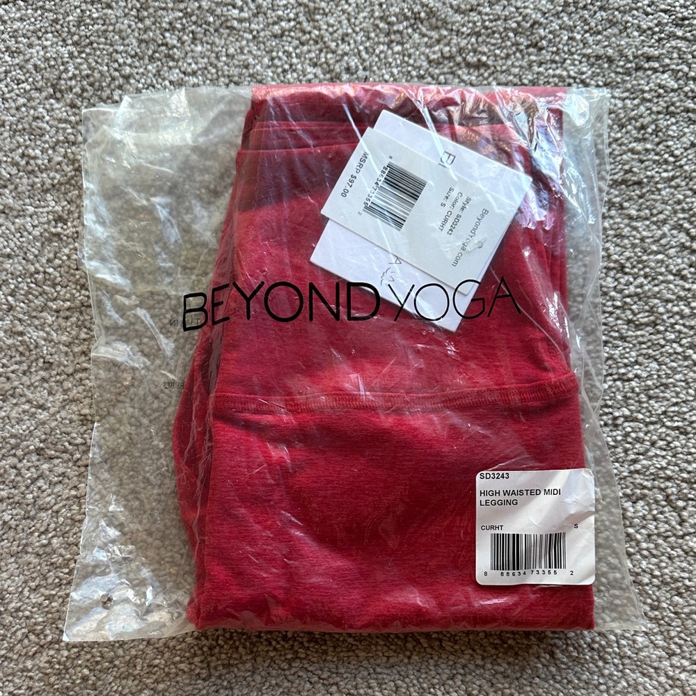 NWT Beyond Yoga Currant Red High-Waist Spacedye Midi Legging - S